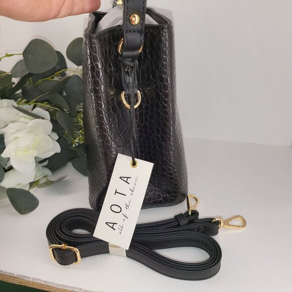 Aota Black Crocodile Pattern Vegan Leather Bucket Bag Gold Hardware & Adjustable - Picture 2 of 12